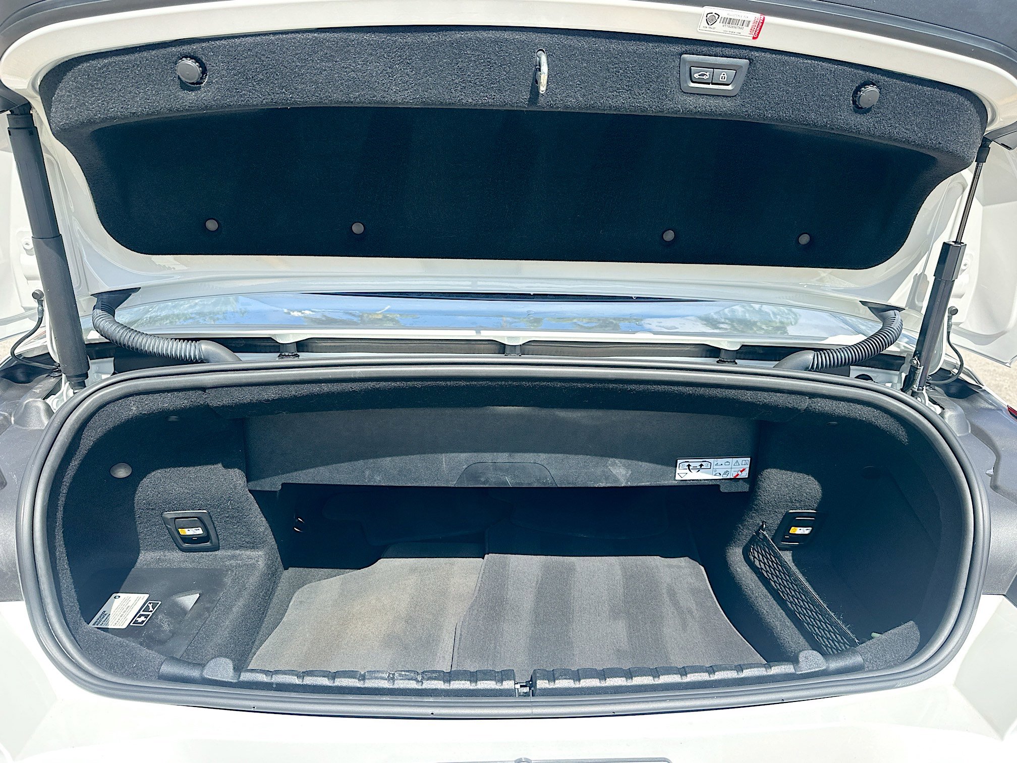 Used 2023 BMW 840i Convertible image 22