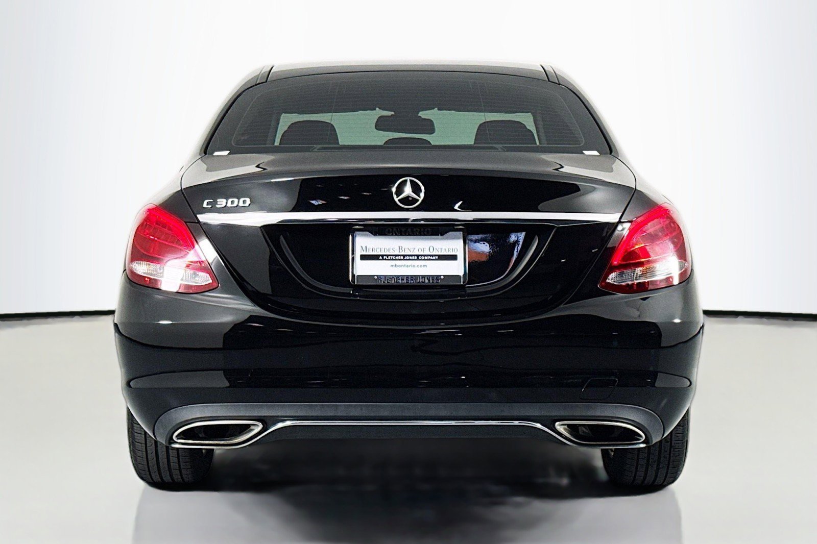 Used 2017 Mercedes-Benz C 300 Sedan image 4