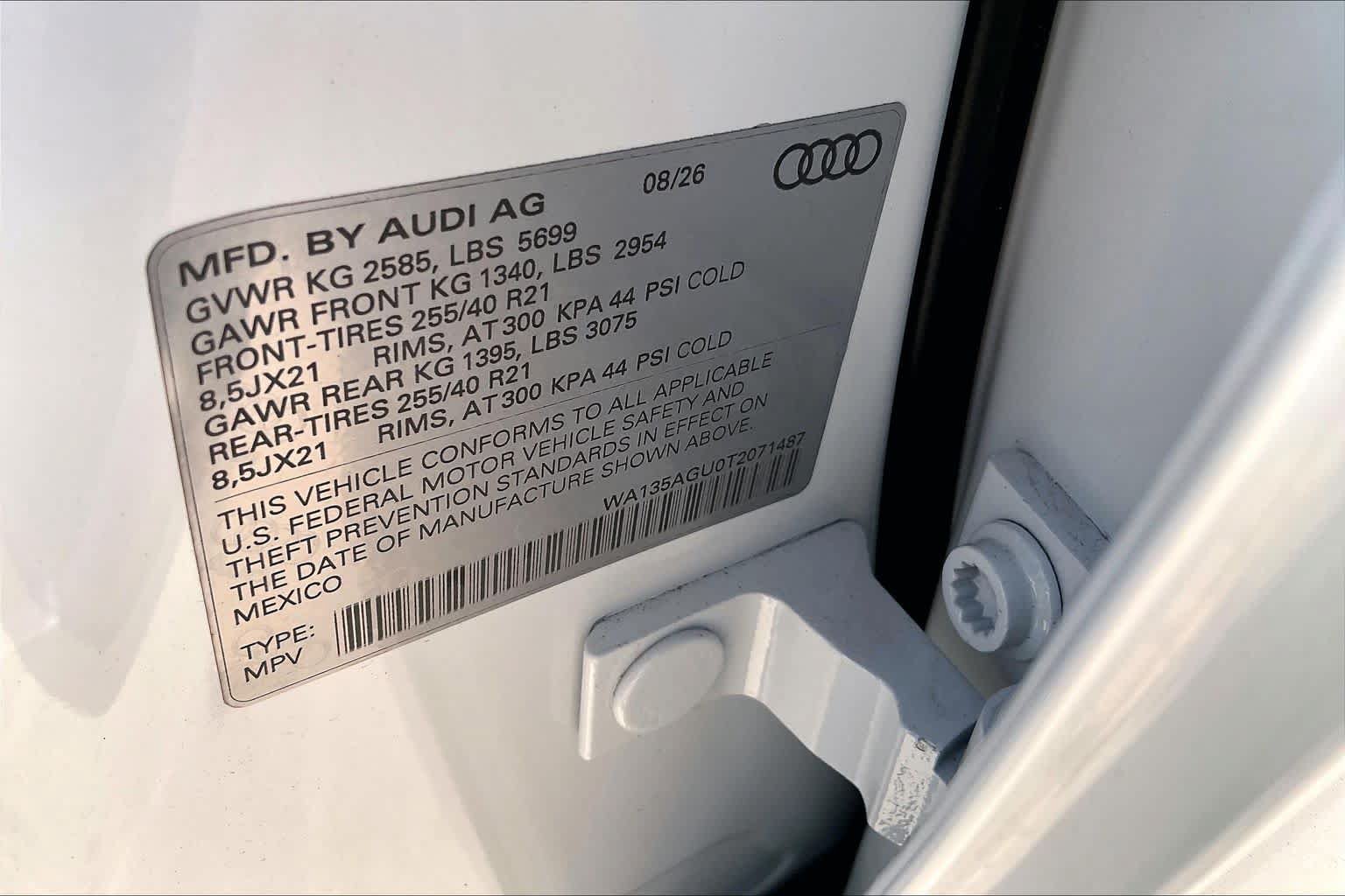 New 2026 Audi SQ5 Prestige AWD/4WD image 19