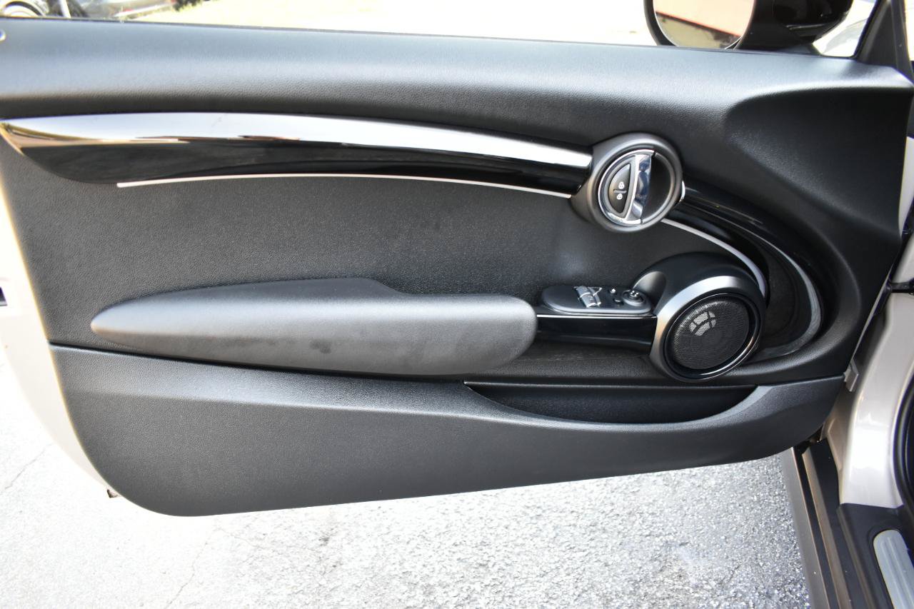 Used 2022 MINI Cooper S w/ Driver Assistance Package FWD image 34