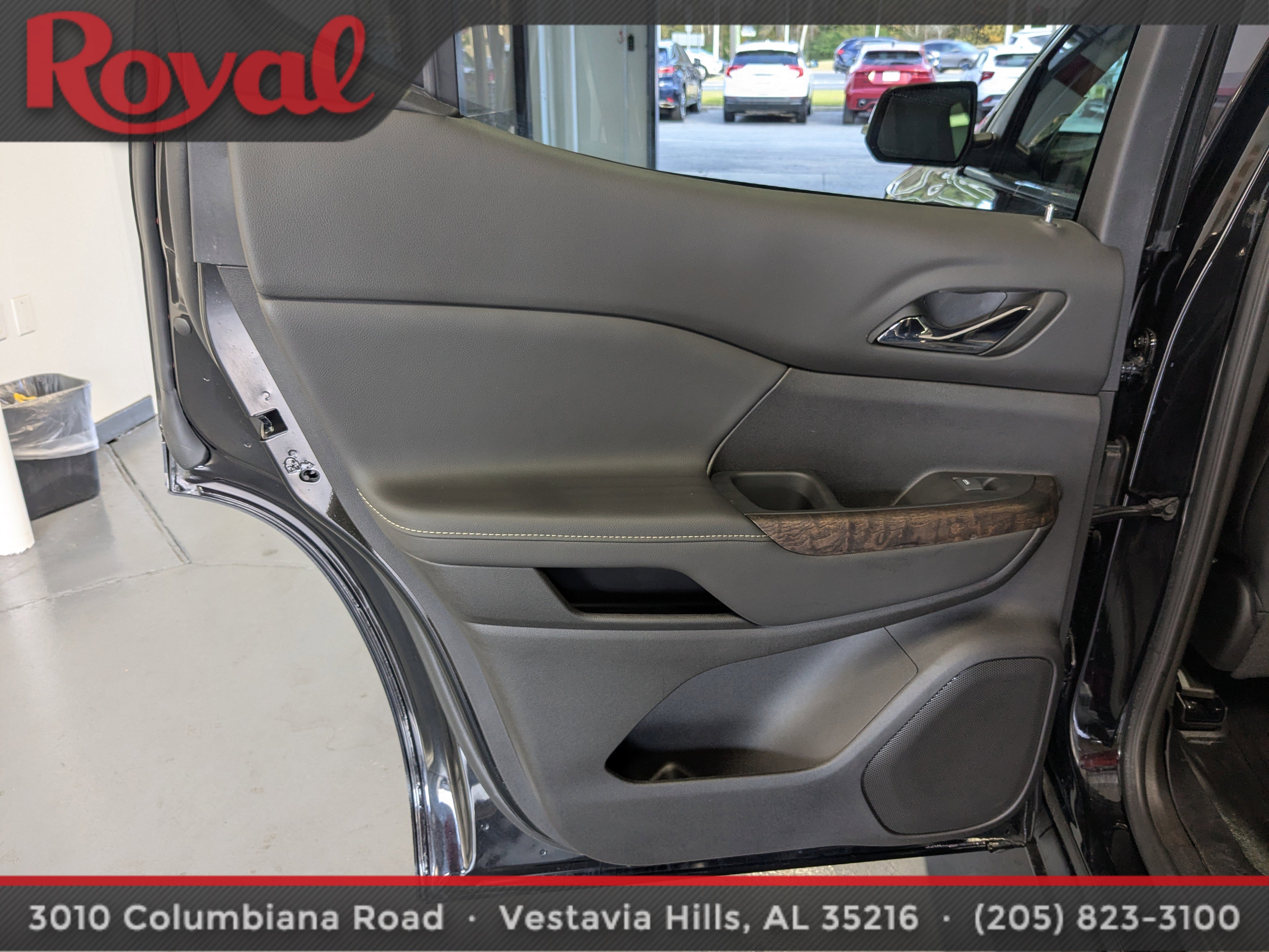 Used 2023 GMC Acadia Denali w/ Denali Ultimate Package image 17