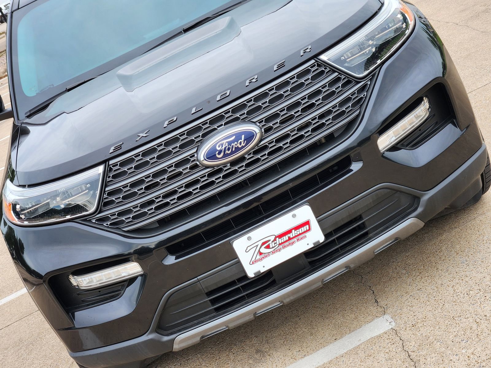 Used 2024 Ford Explorer XLT w/ Equipment Group 202A RWD image 14