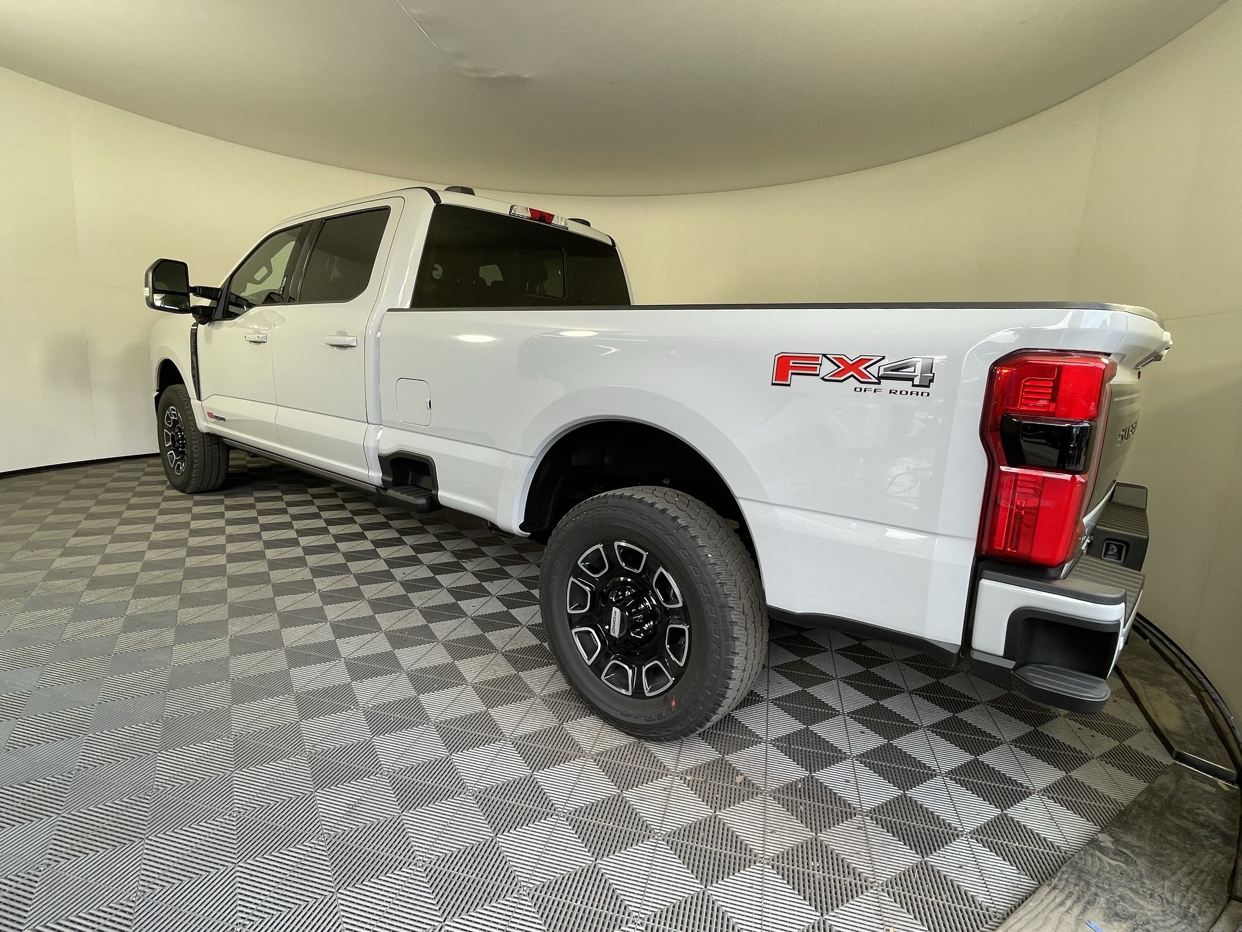 New 2026 Ford F350 Platinum AWD/4WD image 3