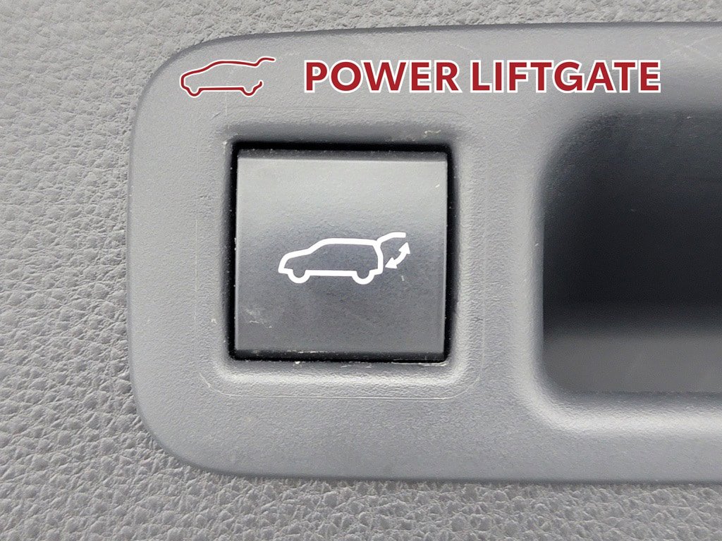 Used 2021 Toyota Highlander XLE AWD/4WD image 31