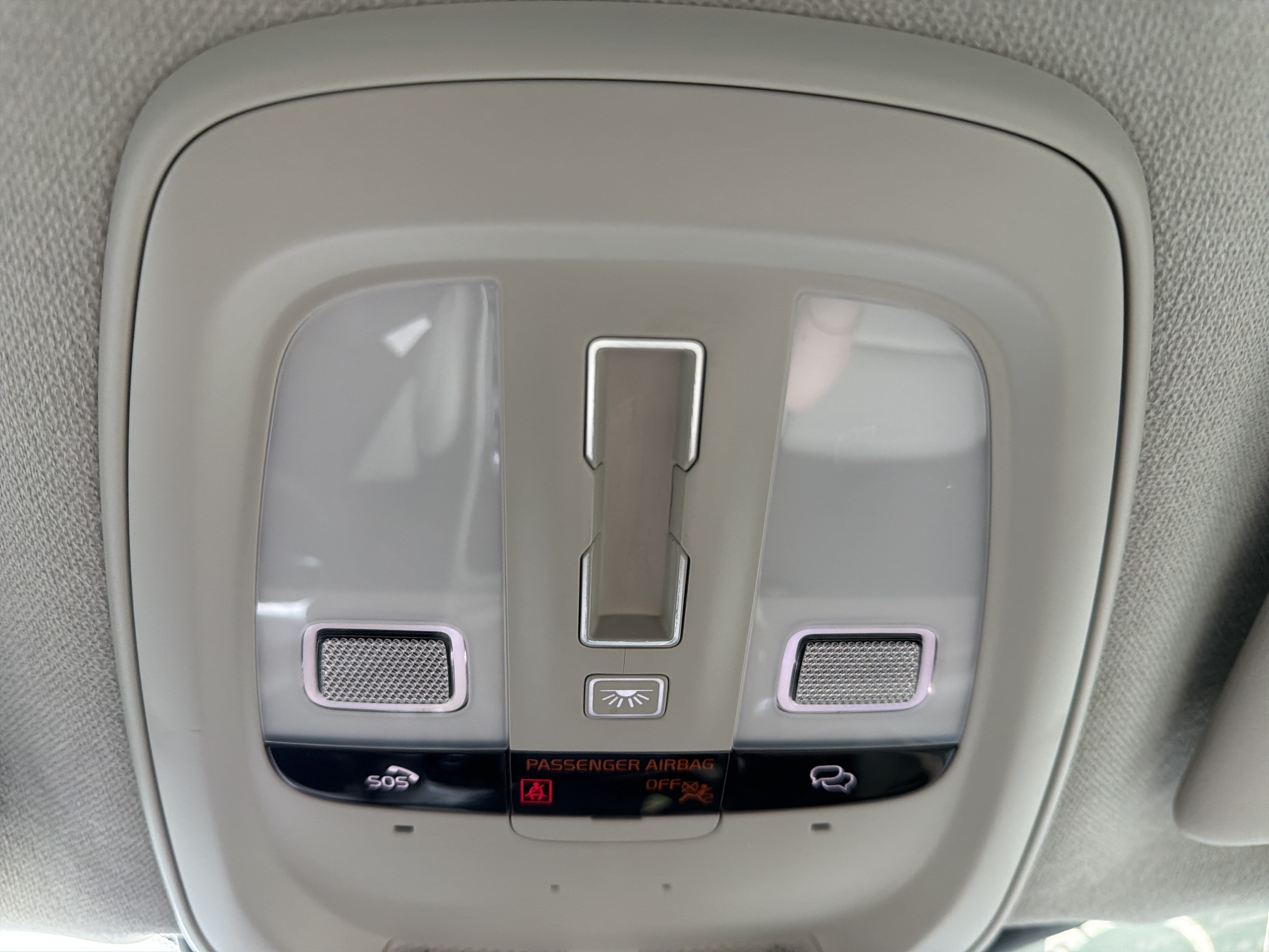 Certified 2023 Volvo XC40 B5 Plus AWD/4WD image 29