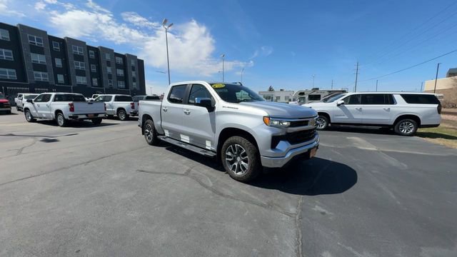 Used 2022 Chevrolet Silverado 1500 LT image 2