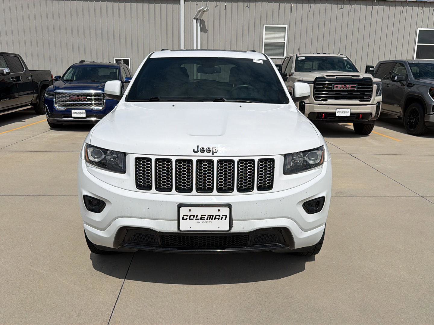 Used 2015 Jeep Grand Cherokee Altitude AWD/4WD image 8