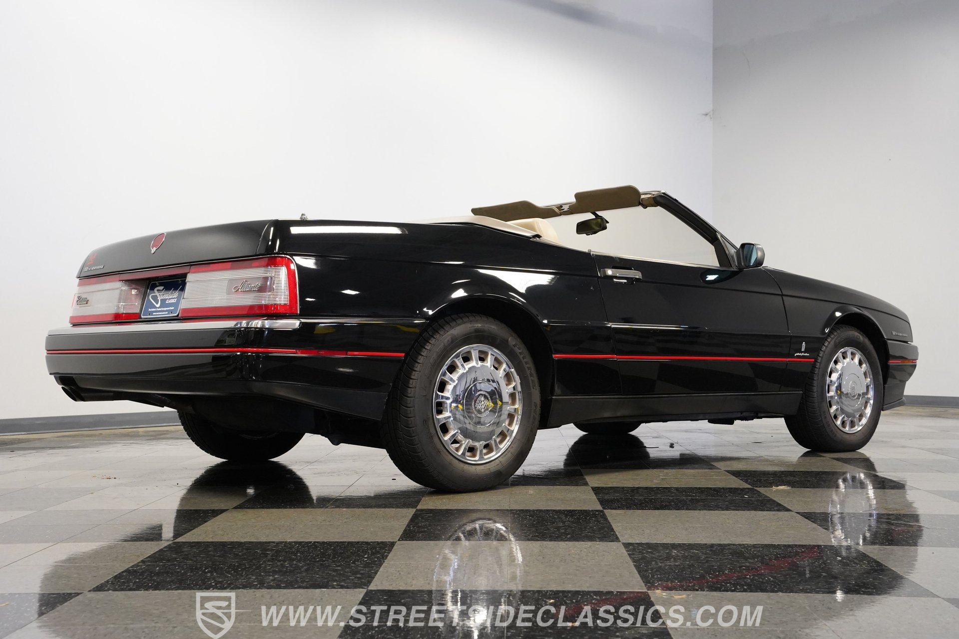 Used 1993 Cadillac Allante FWD image 28