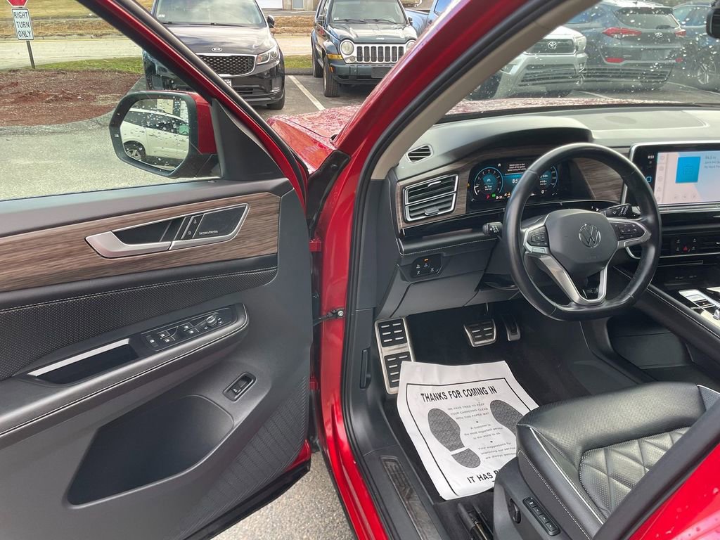 Used 2024 Volkswagen Atlas SEL Premium R-Line AWD/4WD image 10