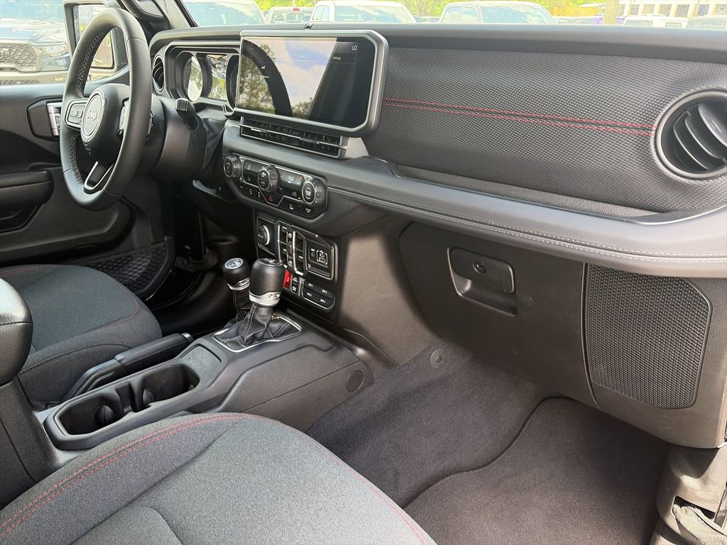 Used 2025 Jeep Wrangler Unlimited Rubicon image 31