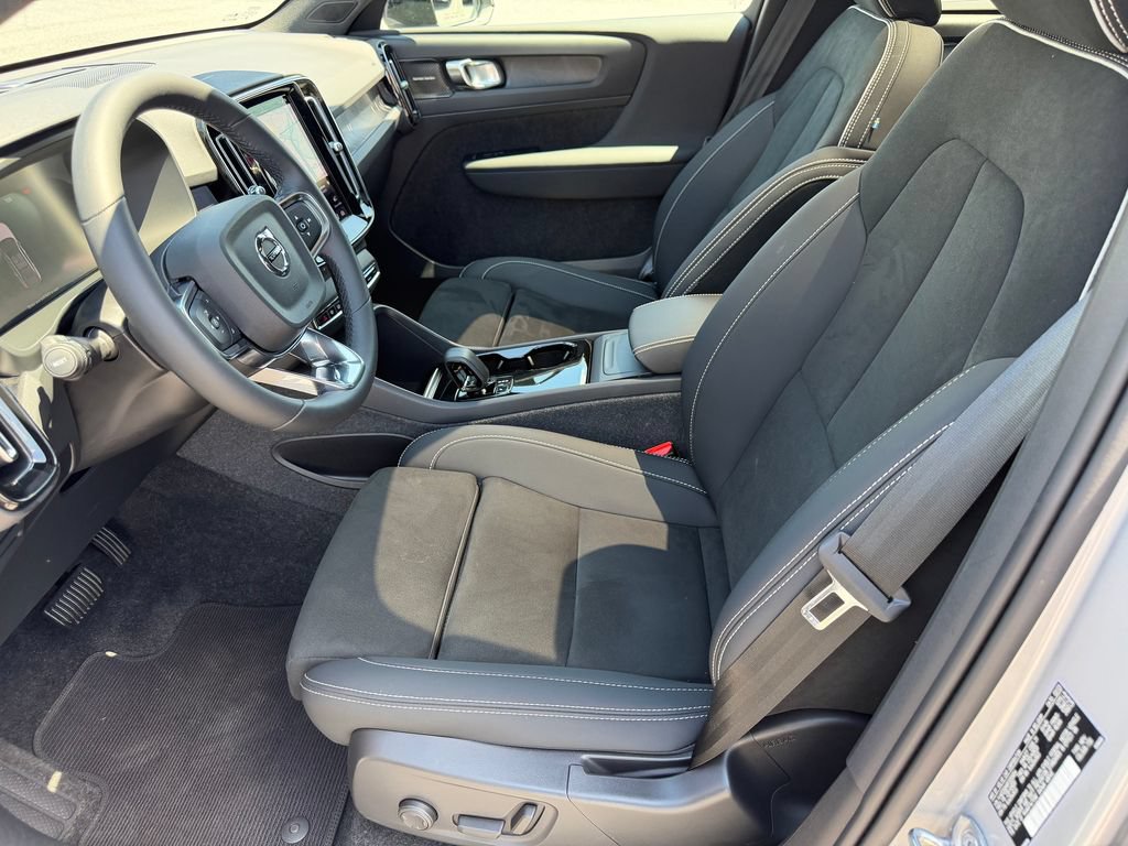 Certified 2023 Volvo C40 P8 Recharge Ultimate AWD/4WD image 3