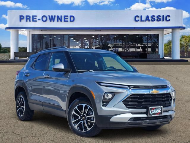 Used 2025 Chevrolet TrailBlazer LT AWD/4WD image 1