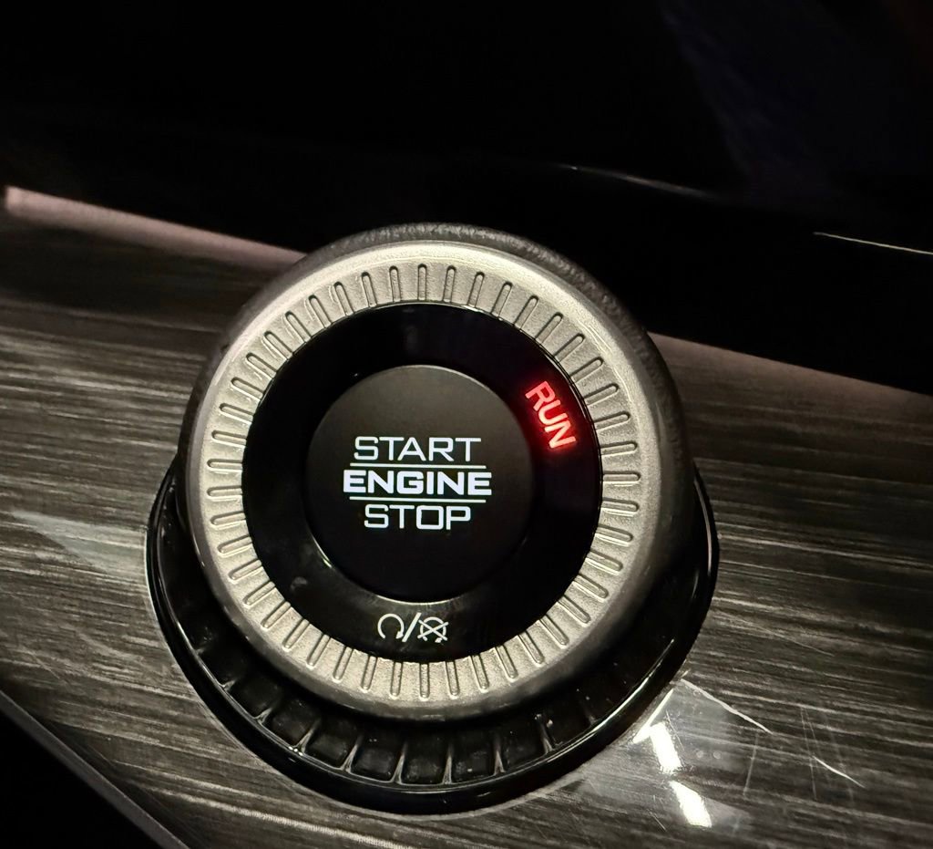 Used 2022 Jeep Wagoneer Series III w/ Premium Group I image 32