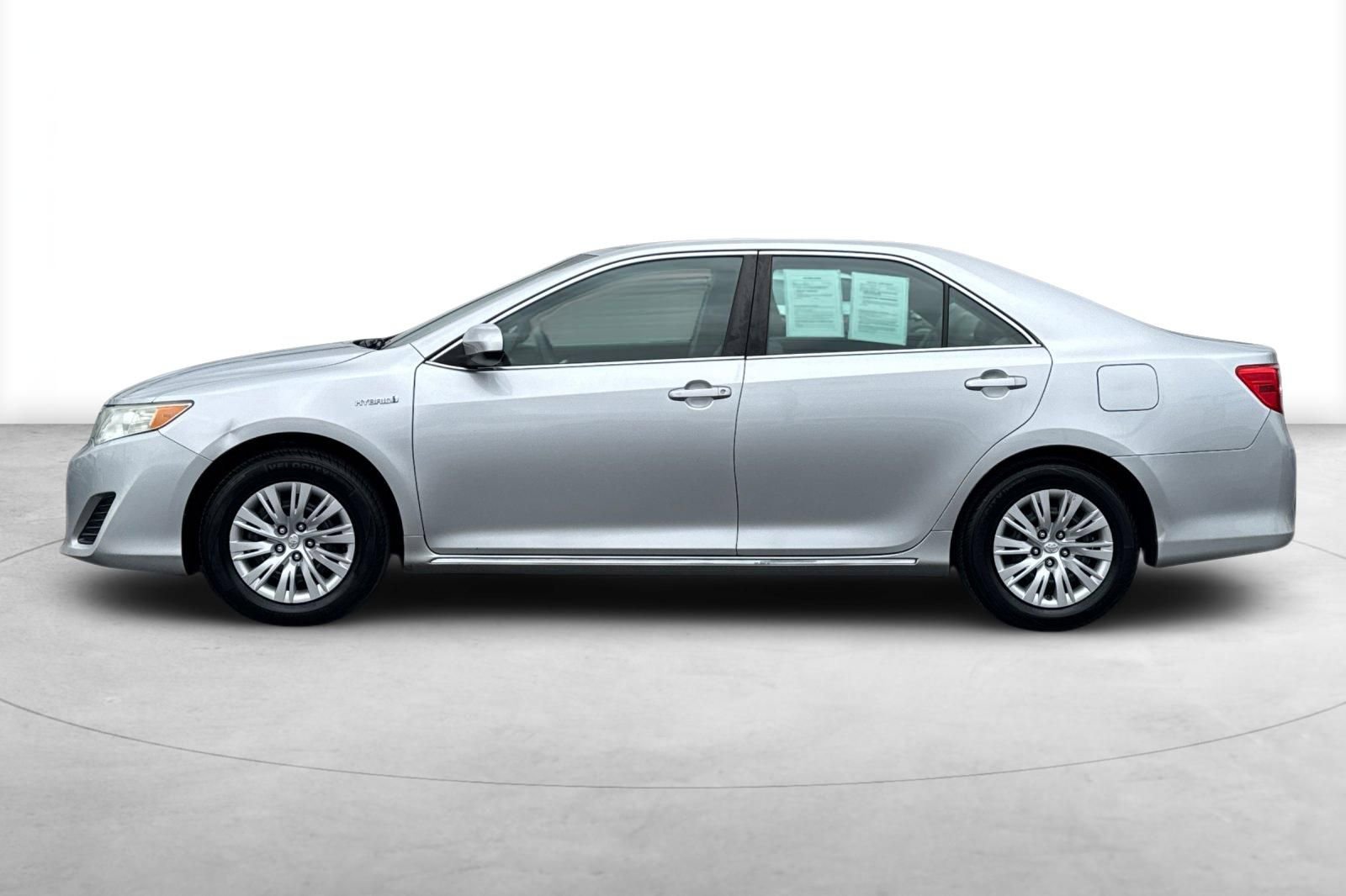Used 2014 Toyota Camry LE FWD image 3