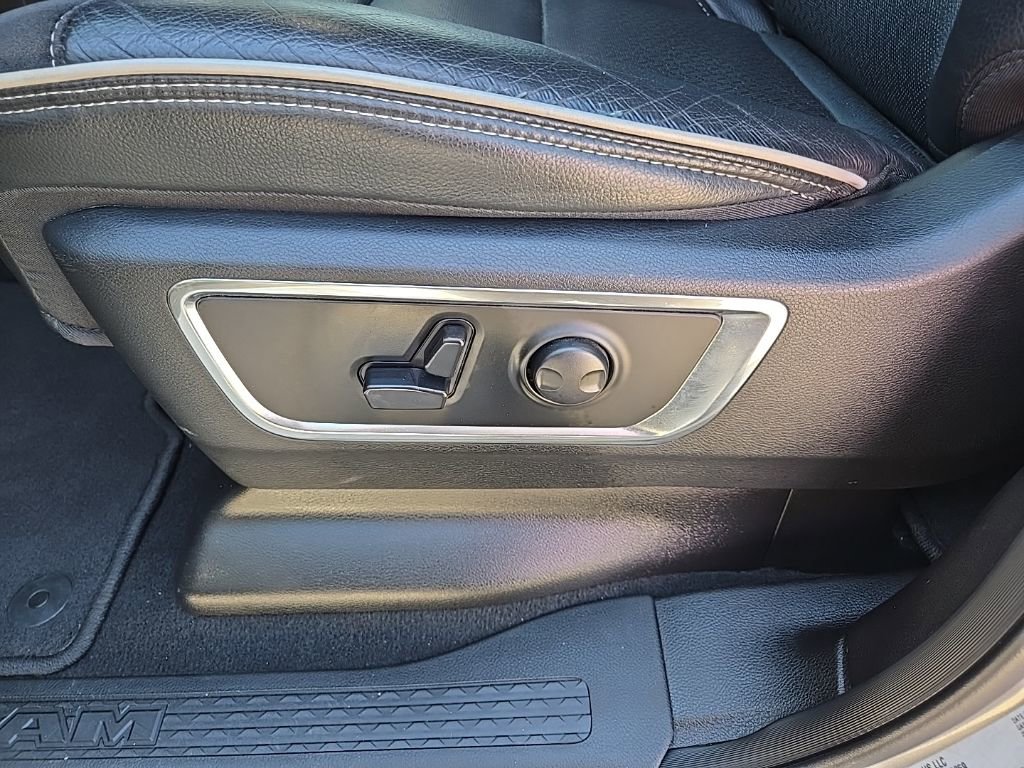 Used 2025 RAM 1500 Laramie w/ Sport Appearance Package AWD/4WD image 45