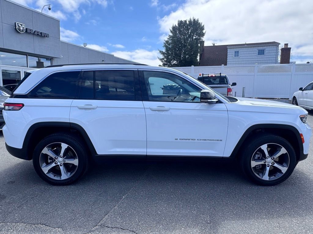 Used 2024 Jeep Grand Cherokee Limited 4xe w/ Luxury Tech Group II image 8