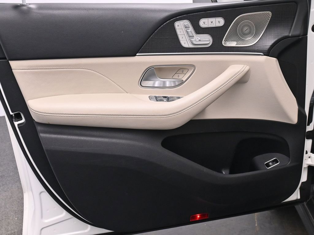 Used 2021 Mercedes-Benz GLS 450 4MATIC image 13