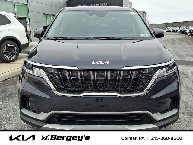 Used 2023 Kia Carnival LX image 2