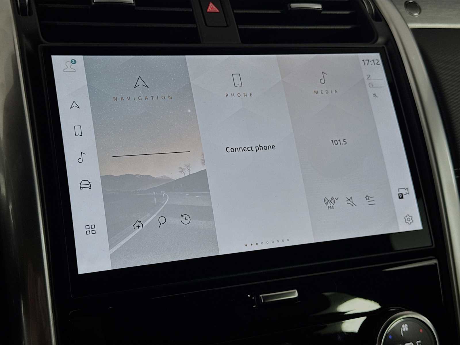 New 2025 Land Rover Discovery Dynamic SE image 12