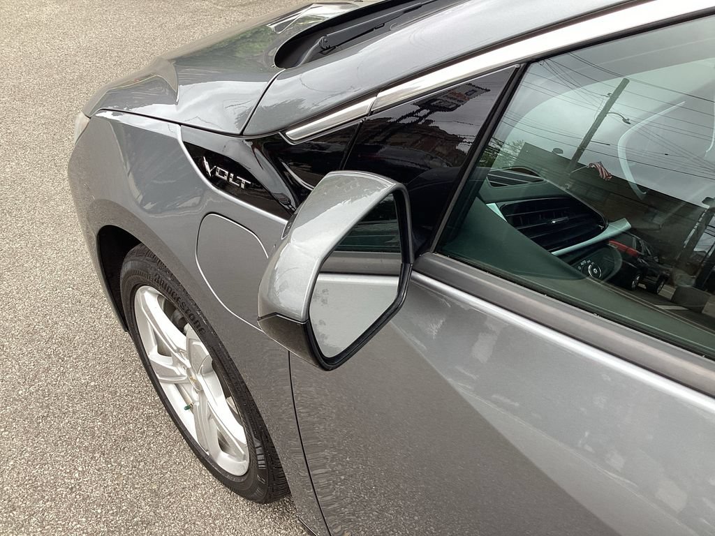Used 2019 Chevrolet Volt LT w/ Comfort Package FWD image 29