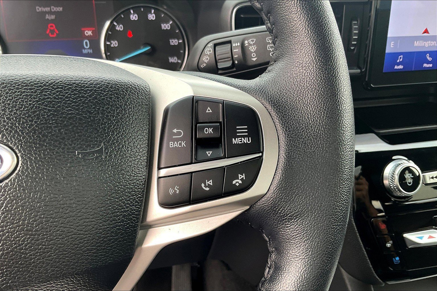 Used 2023 Ford Explorer Limited image 23