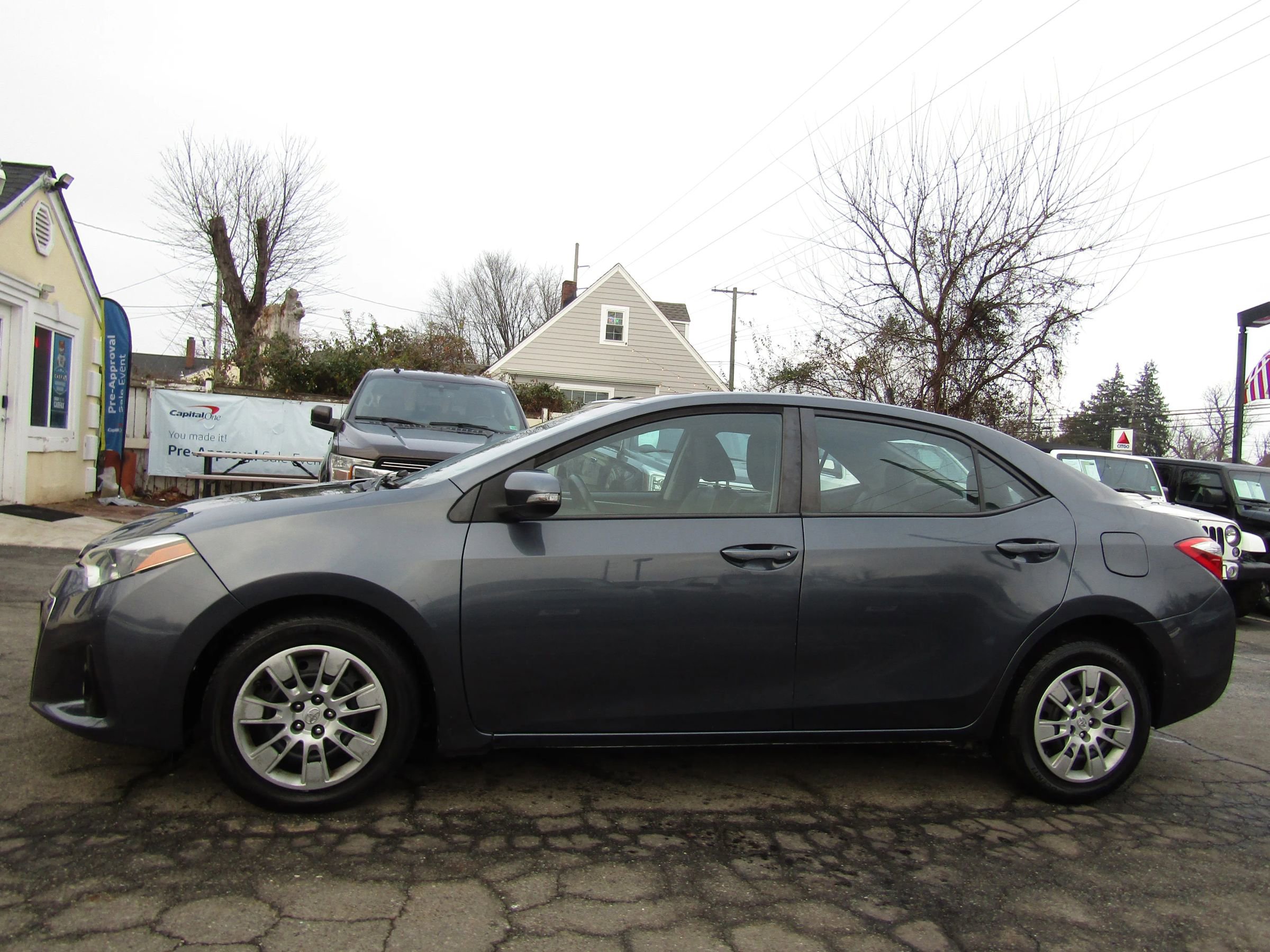 Used 2016 Toyota Corolla S image 4