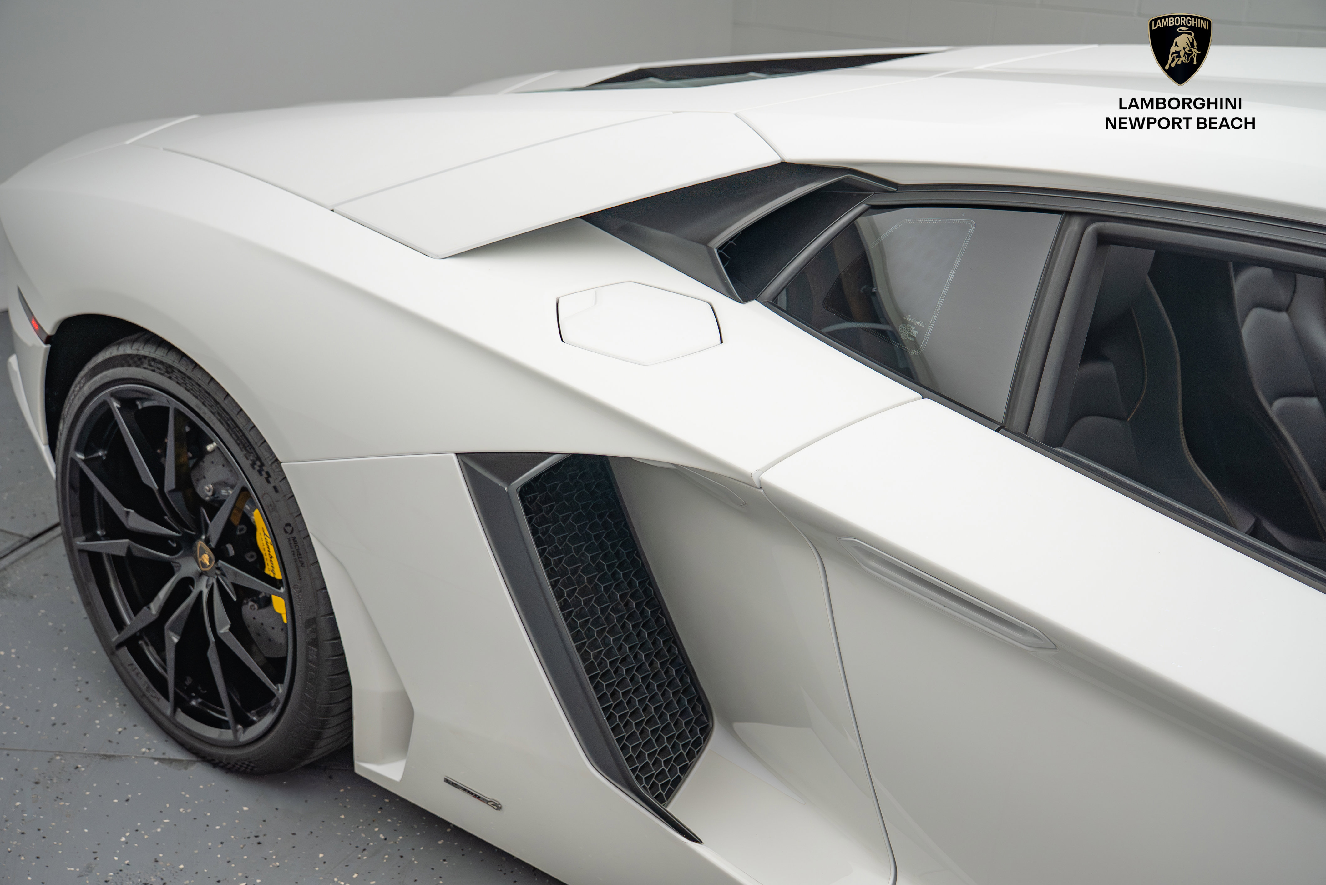 Used 2014 Lamborghini Aventador LP 700-4 image 4