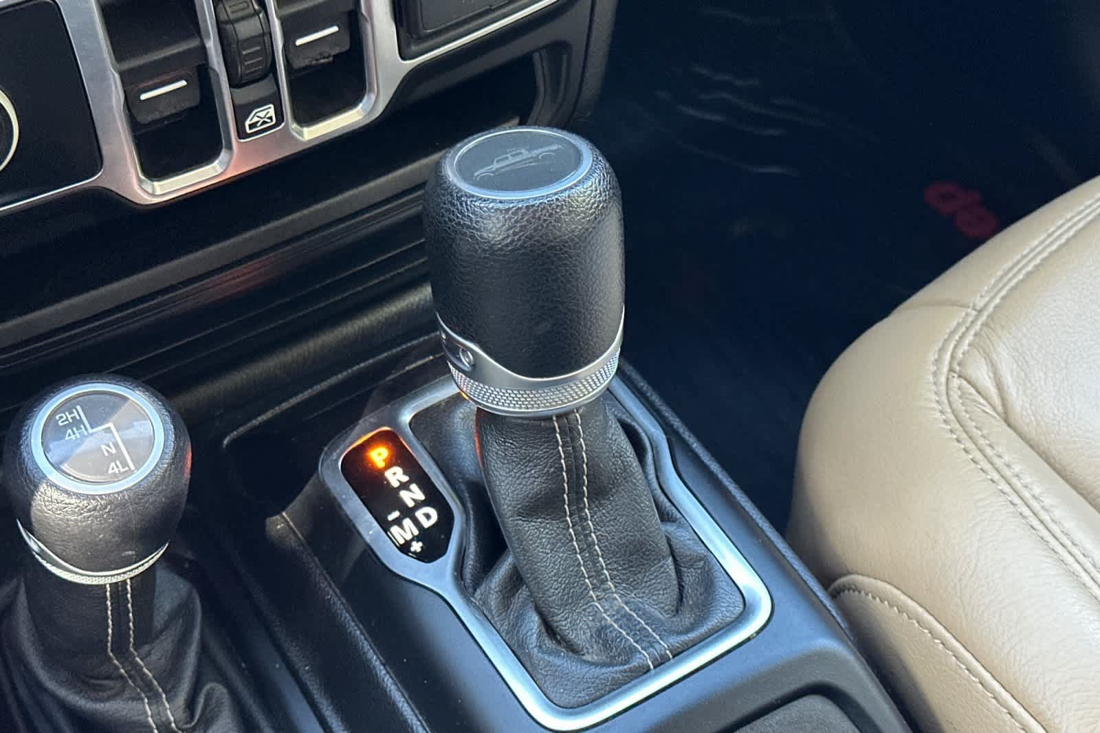 Used 2020 Jeep Gladiator Overland AWD/4WD image 22