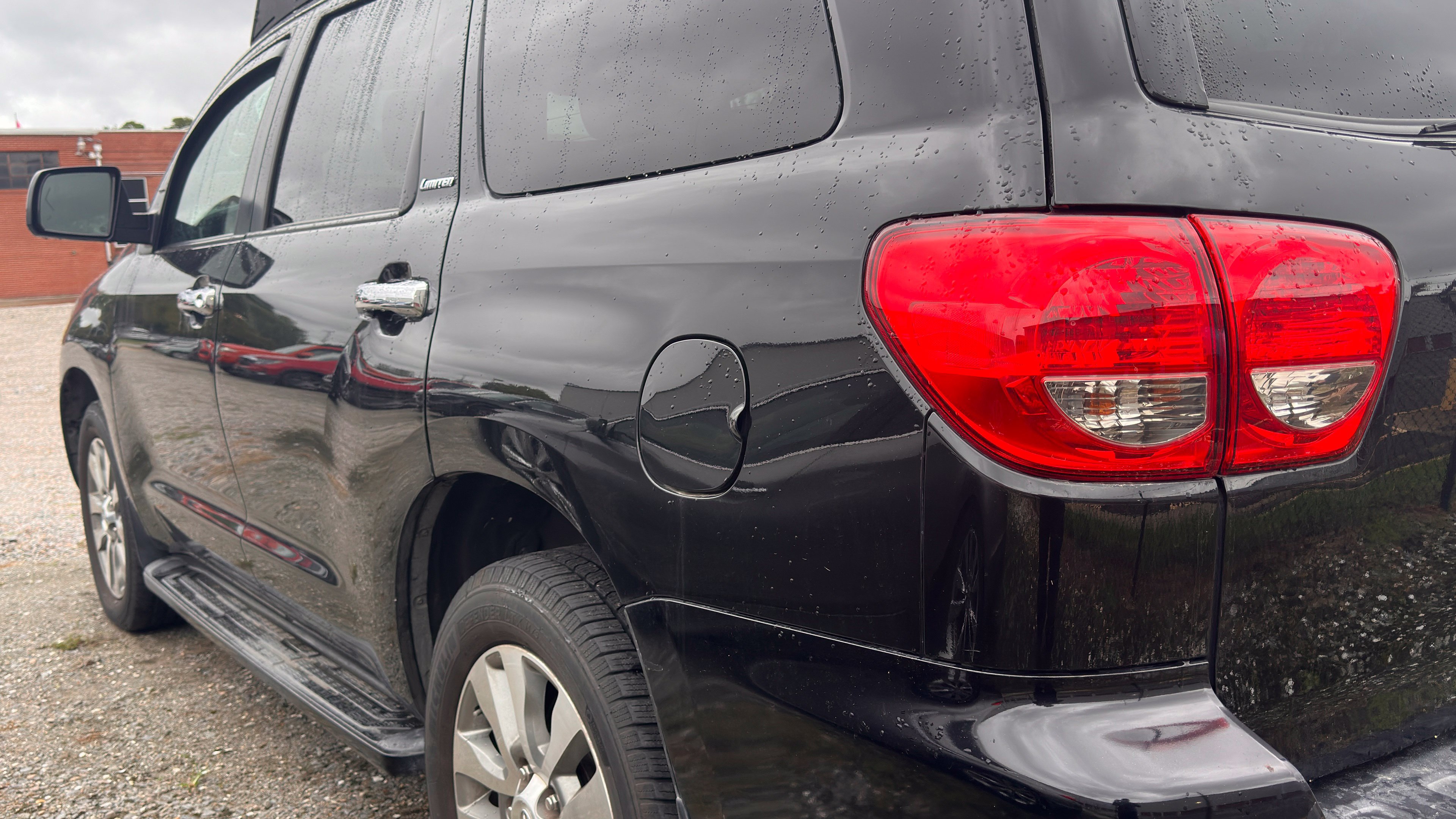 Used 2017 Toyota Sequoia Limited w/ Safety & Convenience Package AWD/4WD image 6