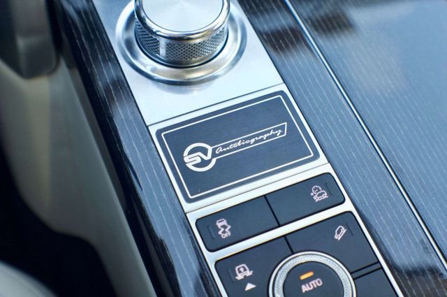 Used 2020 Land Rover Range Rover SV Autobiography Dynamic image 32