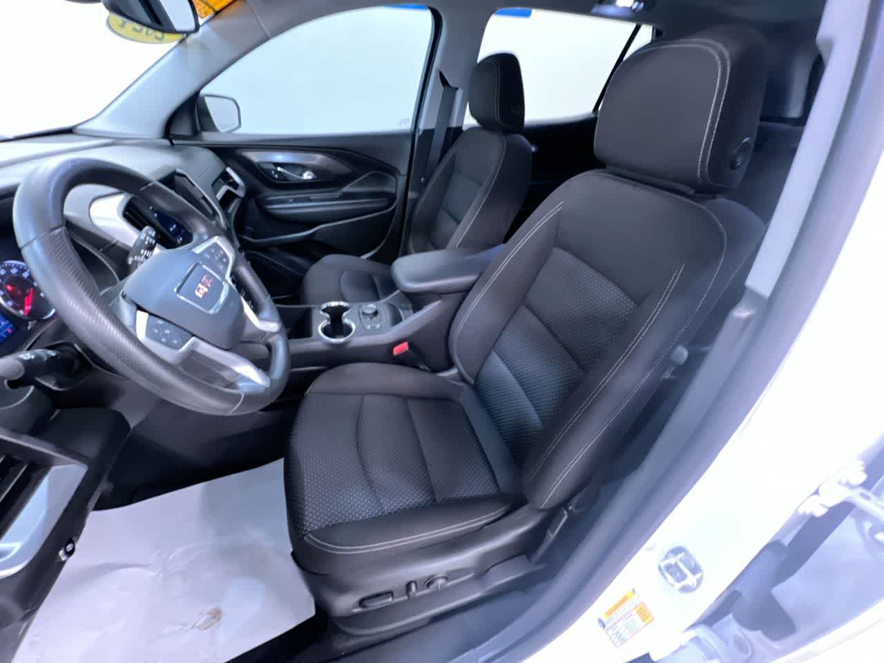 Used 2024 GMC Terrain SLE w/ Driver Convenience Package FWD image 14