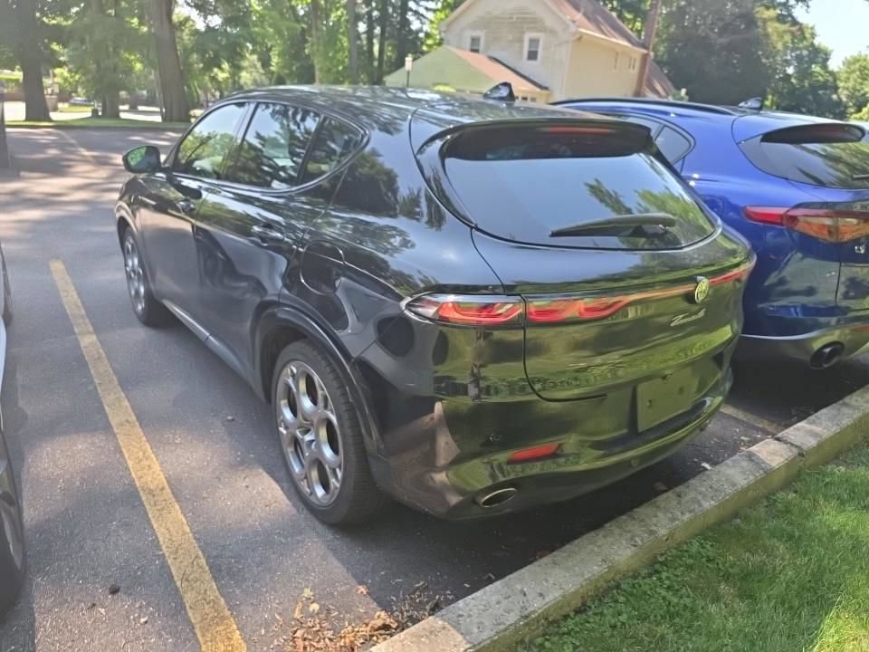 Used 2024 Alfa Romeo Tonale Veloce w/ Active Assist Package AWD/4WD image 2