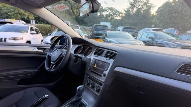 Used 2017 Volkswagen Golf Wolfsburg Edition FWD image 4