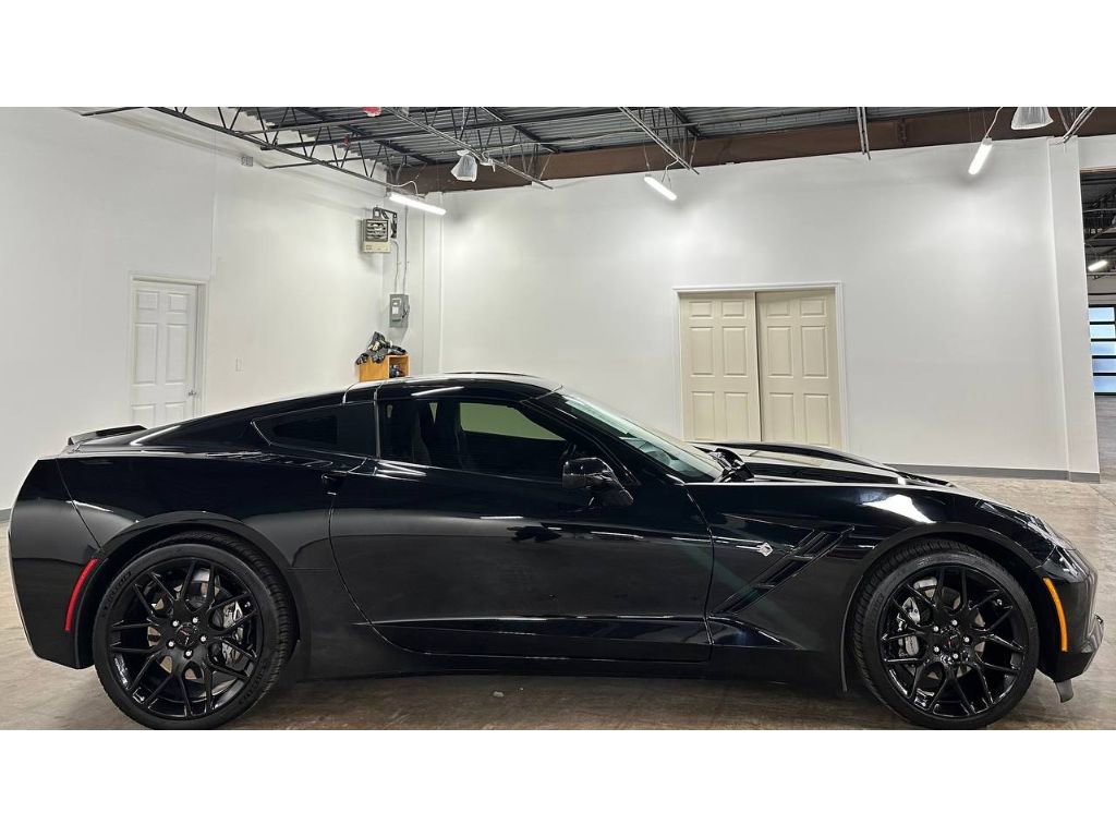 Used 2019 Chevrolet Corvette Stingray Coupe w/ 1LT image 10