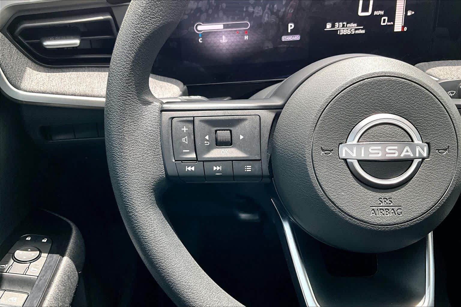 Used 2025 Nissan Kicks SV w/ Charging Package FWD image 24