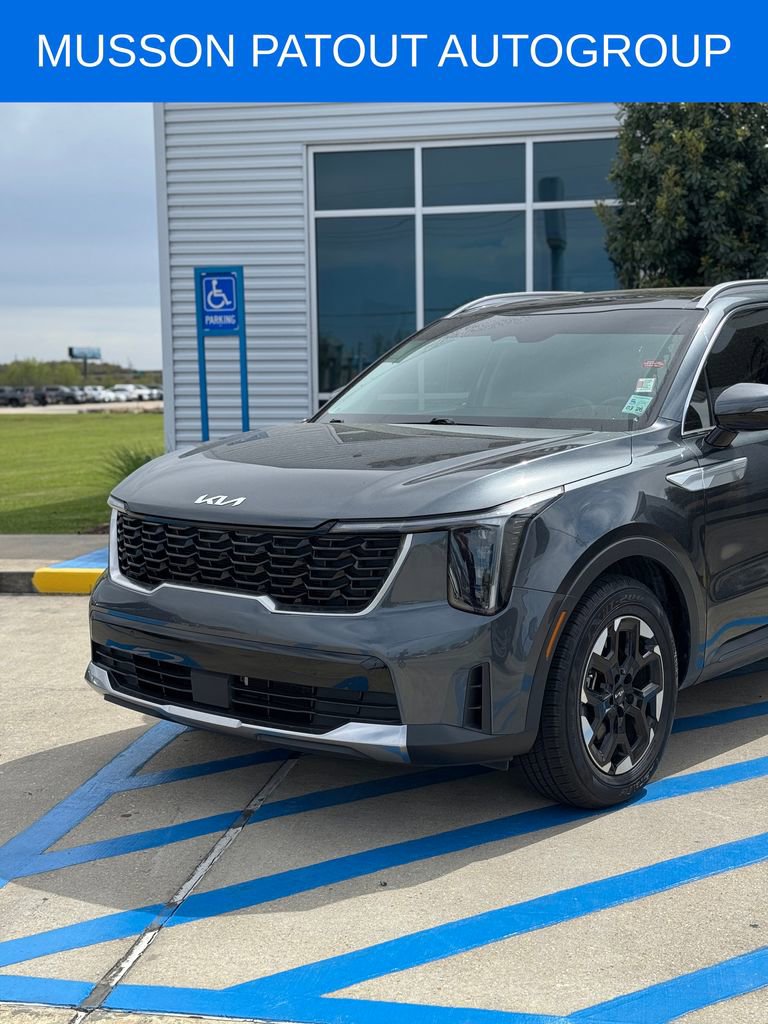 Used 2024 Kia Sorento S w/ Panoramic Sunroof Package image 2