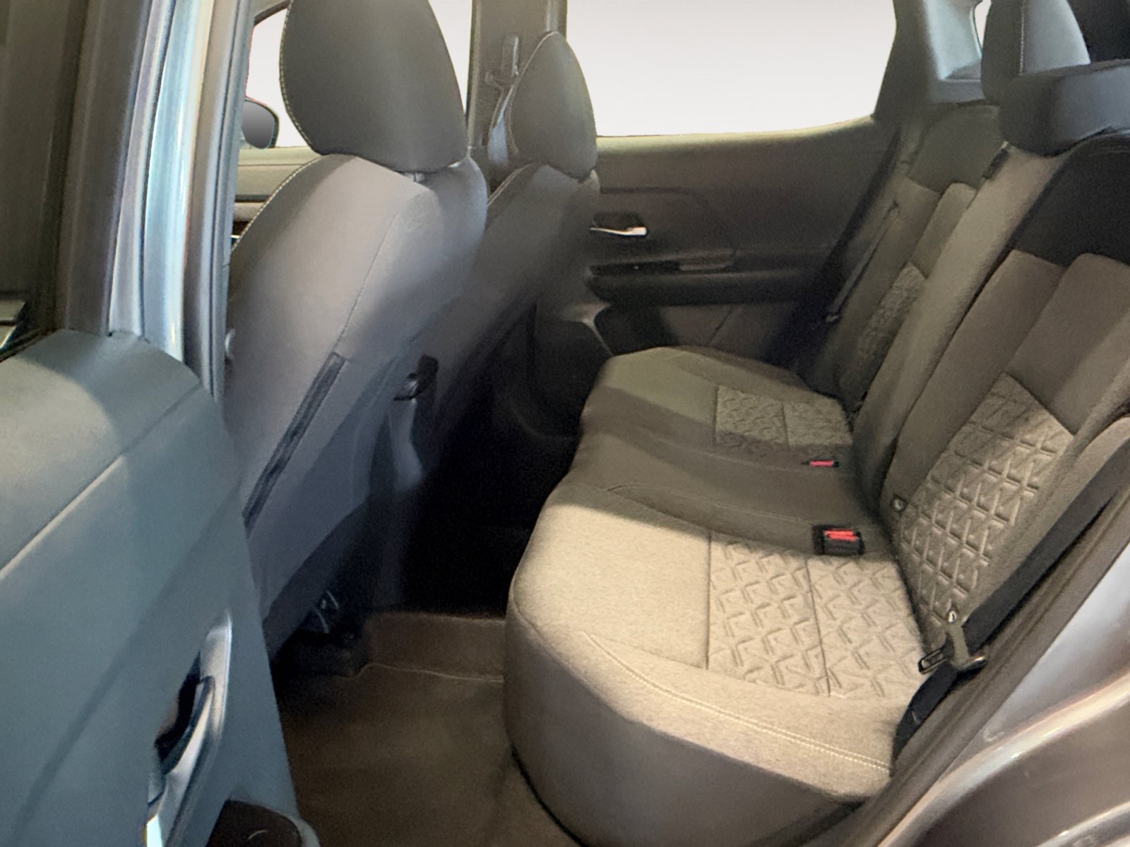 Used 2025 Nissan Kicks SV FWD image 24