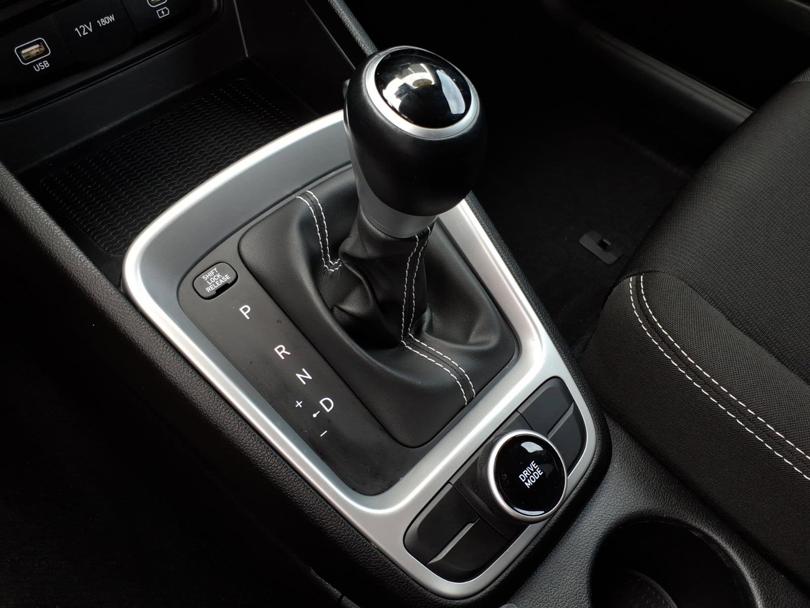 Certified 2025 Hyundai Venue SEL image 24