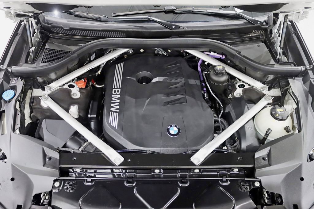 Used 2023 BMW X7 xDrive40i w/ M Sport Package image 41