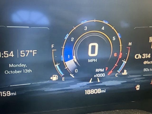 Used 2025 Chevrolet Traverse LT image 7