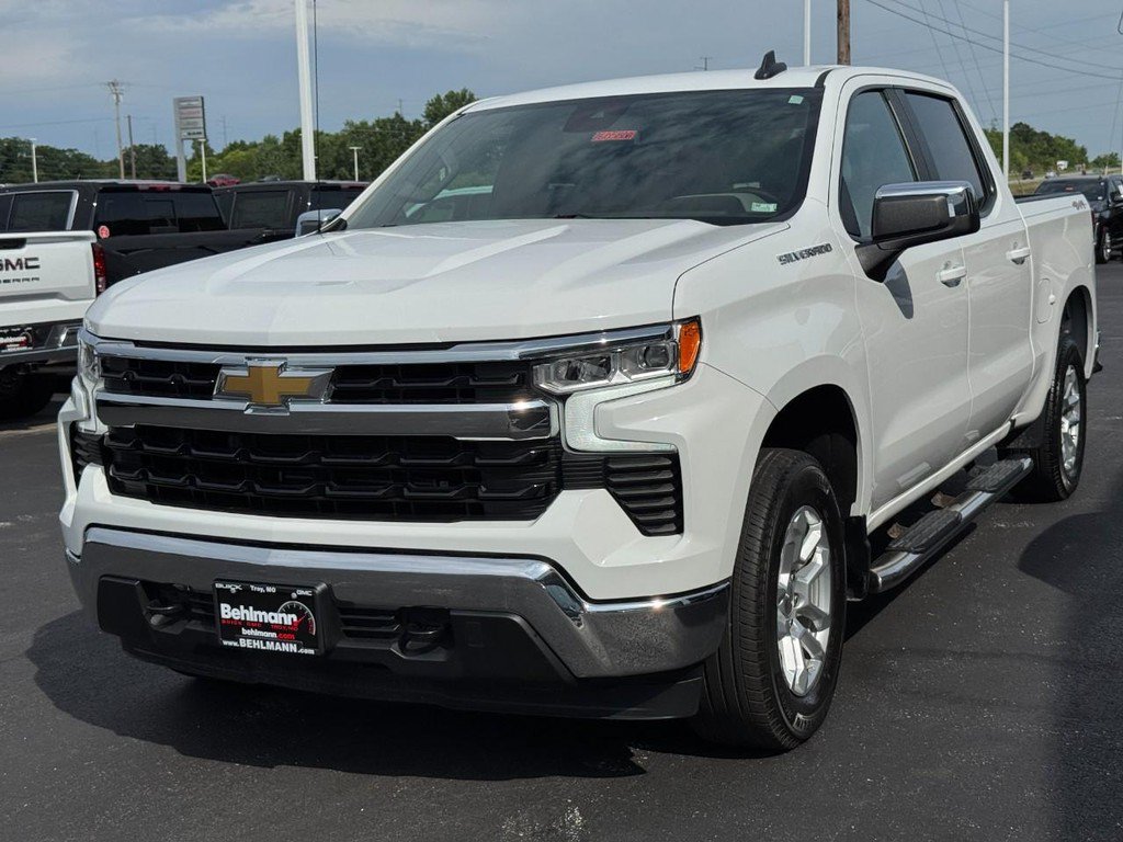 Used 2022 Chevrolet Silverado 1500 LT AWD/4WD image 11