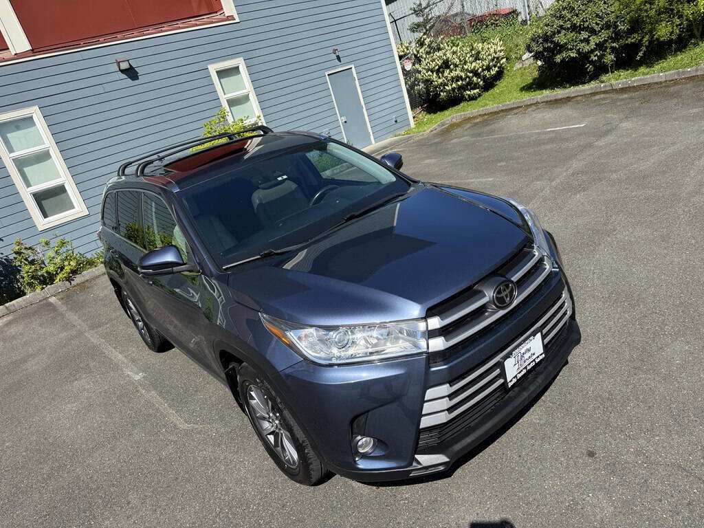Used 2017 Toyota Highlander XLE image 13
