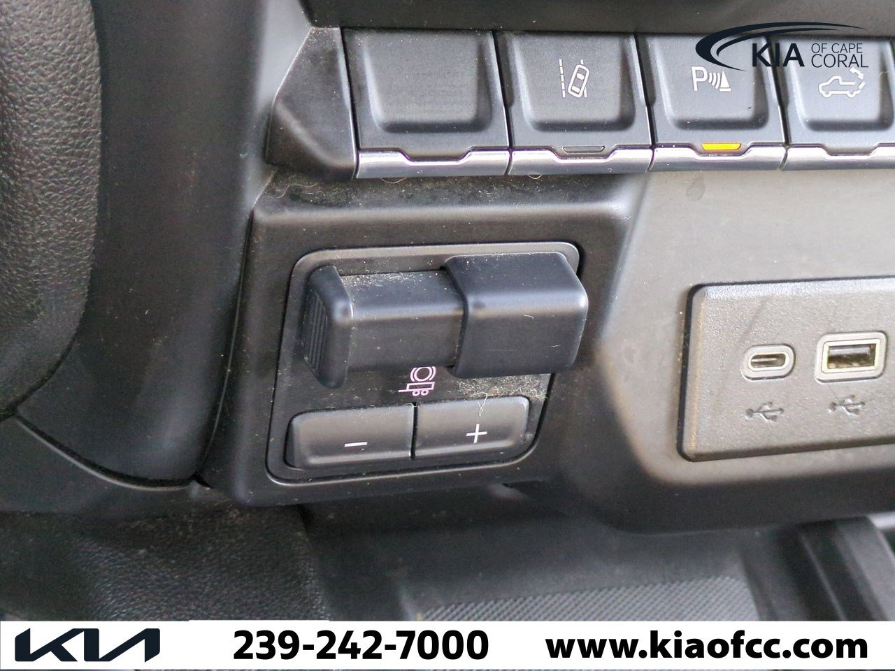 Used 2020 Chevrolet Silverado 2500 LTZ w/ LTZ Premium Package image 22