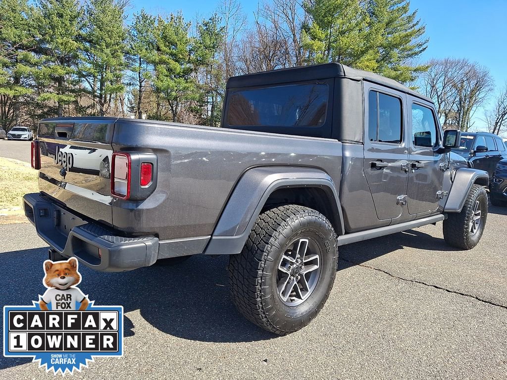 Used 2022 Jeep Gladiator Willys AWD/4WD image 6