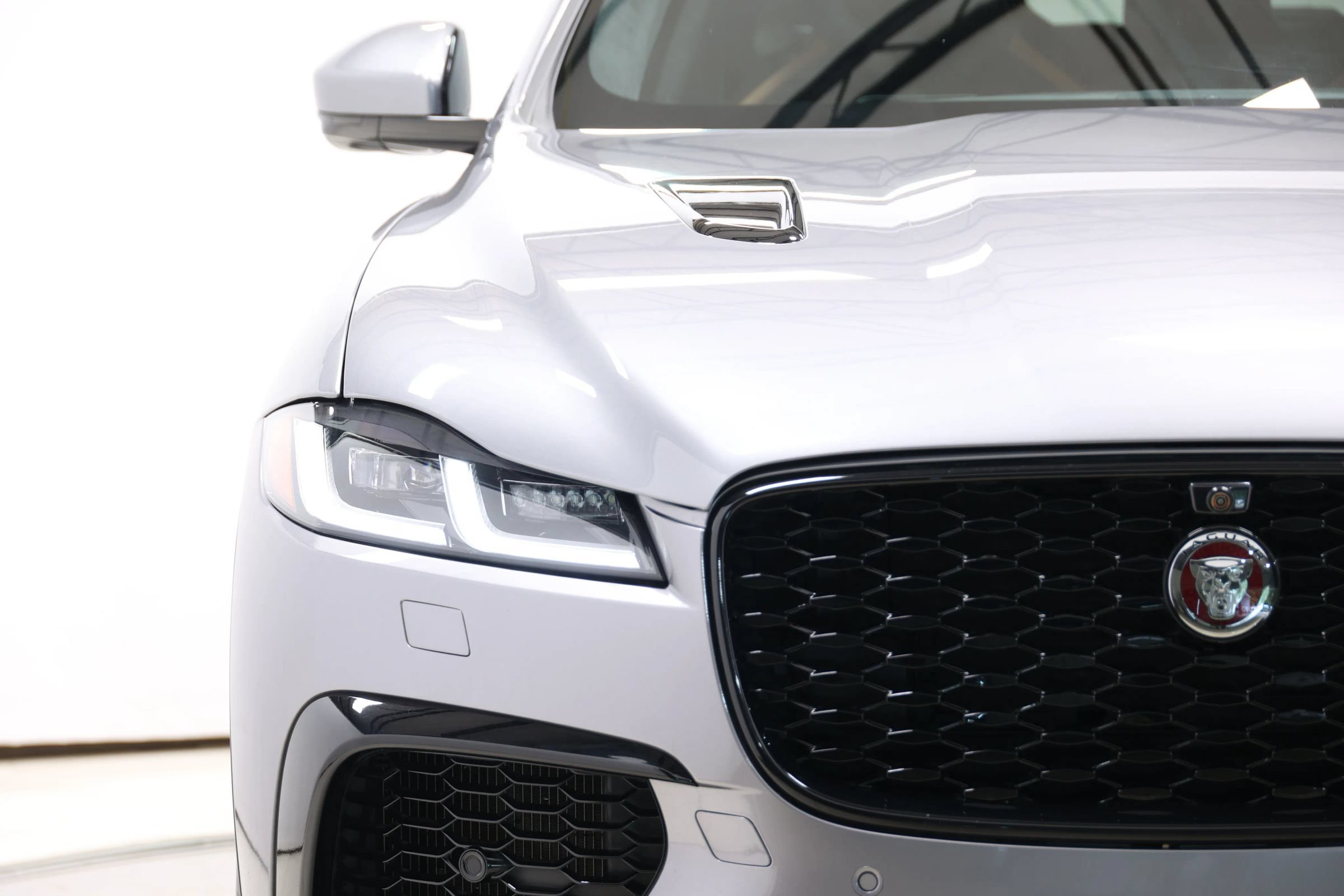 Used 2022 Jaguar F-PACE SVR AWD/4WD image 96