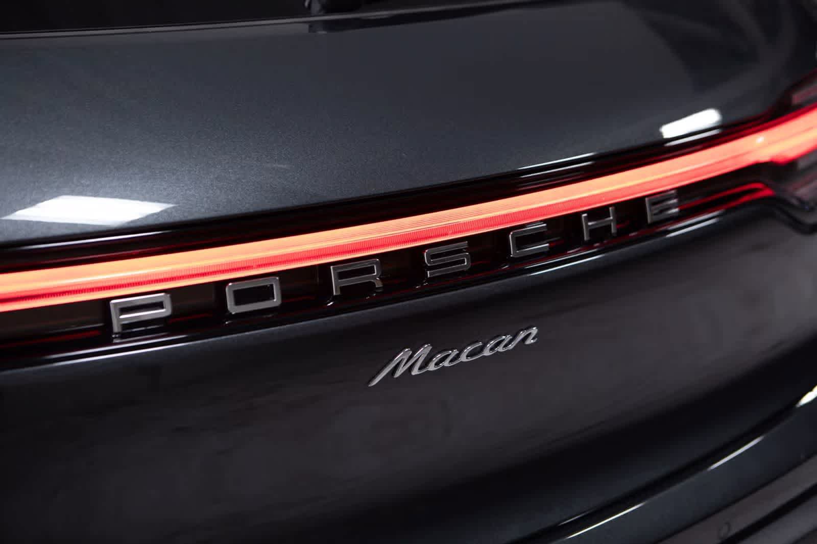 Certified 2026 Porsche Macan AWD/4WD image 18