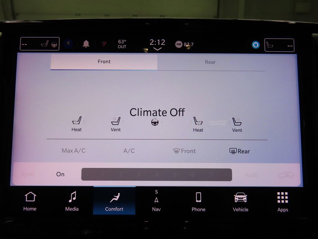Used 2024 Chrysler Pacifica Limited FWD image 19