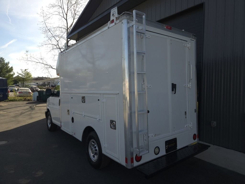 Used 2014 Chevrolet Express 3500 image 3