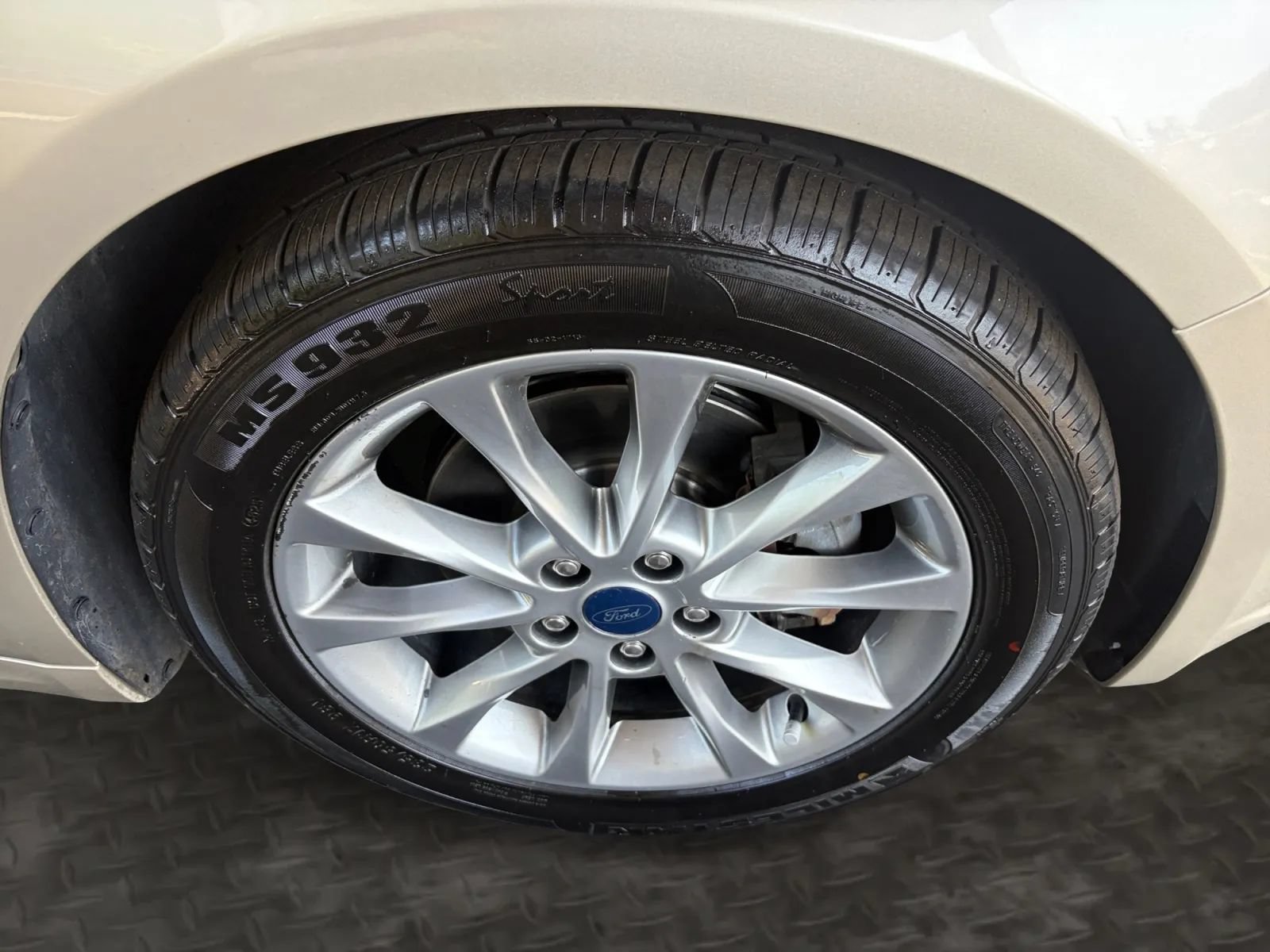 Used 2017 Ford Fusion SE w/ Fusion SE Technology Package FWD image 36