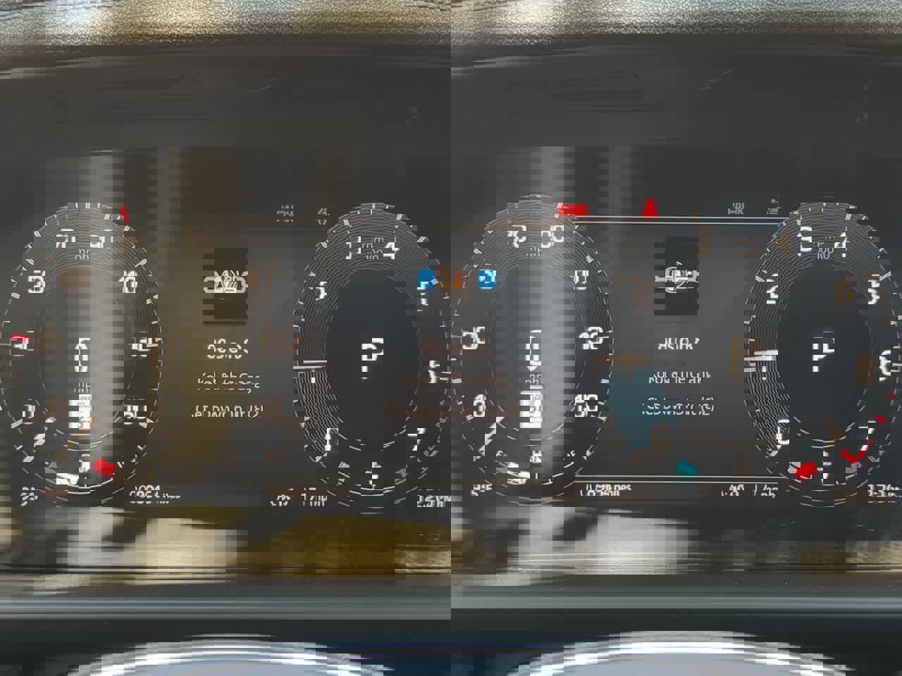 Used 2025 Land Rover Discovery Dynamic SE AWD/4WD image 34